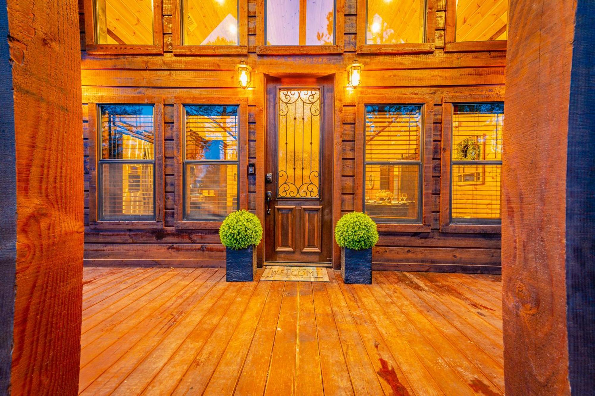 The Luxurious Blue Sky Lodge Is Epic! 브로큰보우 외부 사진